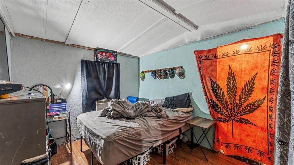 En Venta: $250,000 (6 camas, 4 baños, 1632 Pies cuadrados)
