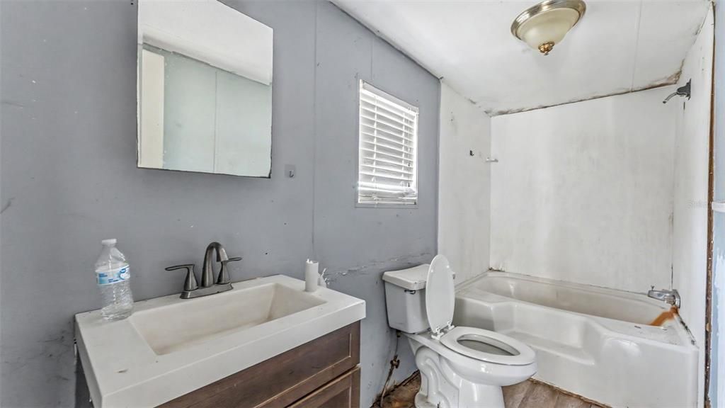 En Venta: $250,000 (6 camas, 4 baños, 1632 Pies cuadrados)