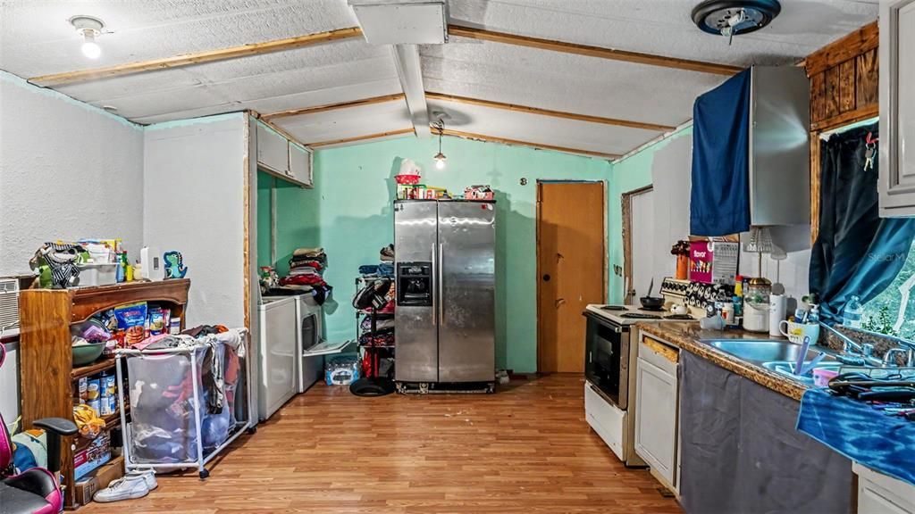 En Venta: $250,000 (6 camas, 4 baños, 1632 Pies cuadrados)