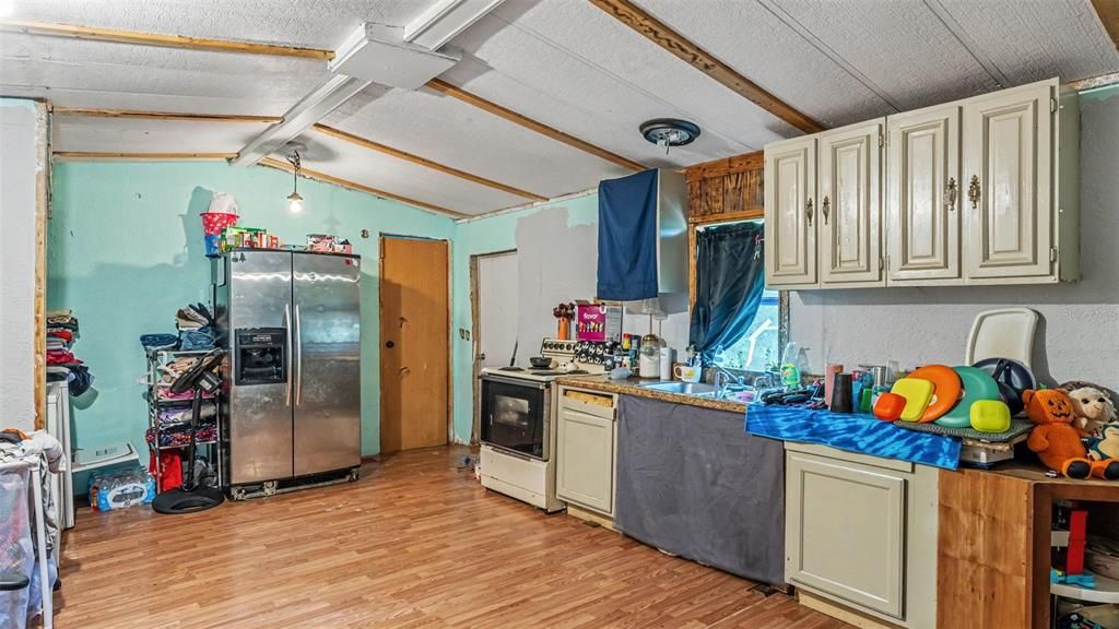 En Venta: $250,000 (6 camas, 4 baños, 1632 Pies cuadrados)