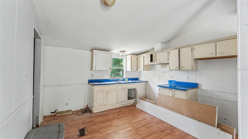 En Venta: $250,000 (6 camas, 4 baños, 1632 Pies cuadrados)