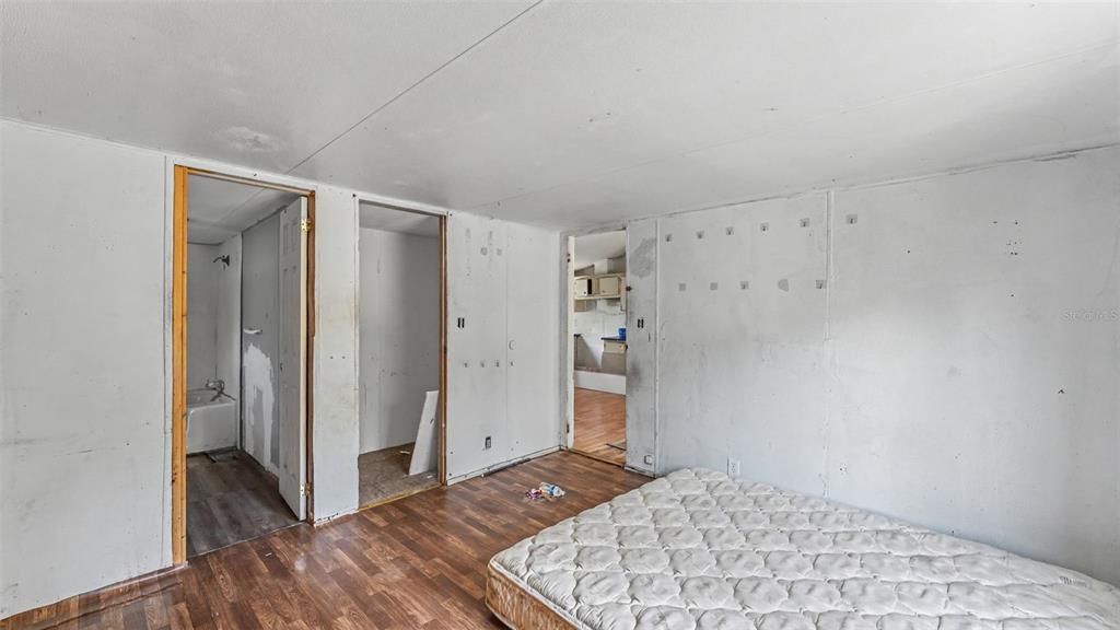 En Venta: $250,000 (6 camas, 4 baños, 1632 Pies cuadrados)