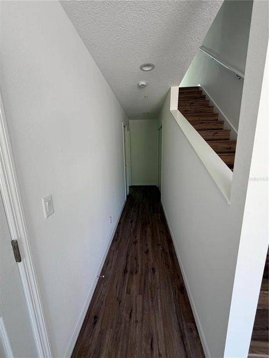 На продажу: $199,900 (2 спален, 2 ванн, 1100 Квадратных фут)