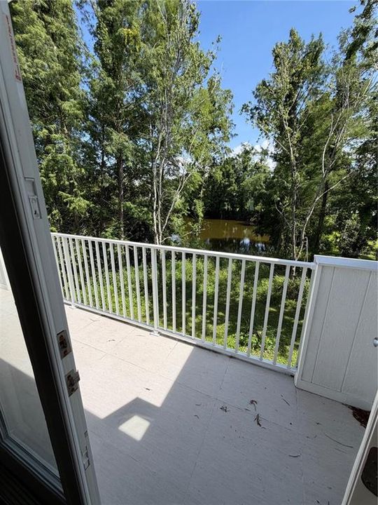 На продажу: $199,900 (2 спален, 2 ванн, 1100 Квадратных фут)