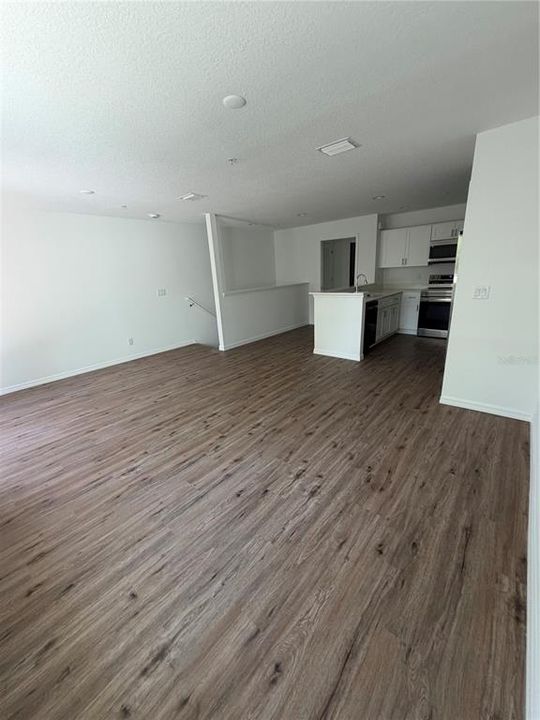 На продажу: $199,900 (2 спален, 2 ванн, 1100 Квадратных фут)