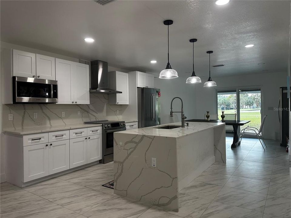For Sale: $1,100,000 (6 beds, 6 baths, 3746 Square Feet)