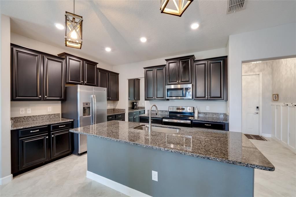 For Sale: $415,000 (4 beds, 2 baths, 2616 Square Feet)