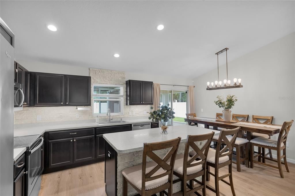For Sale: $279,900 (3 beds, 2 baths, 1308 Square Feet)