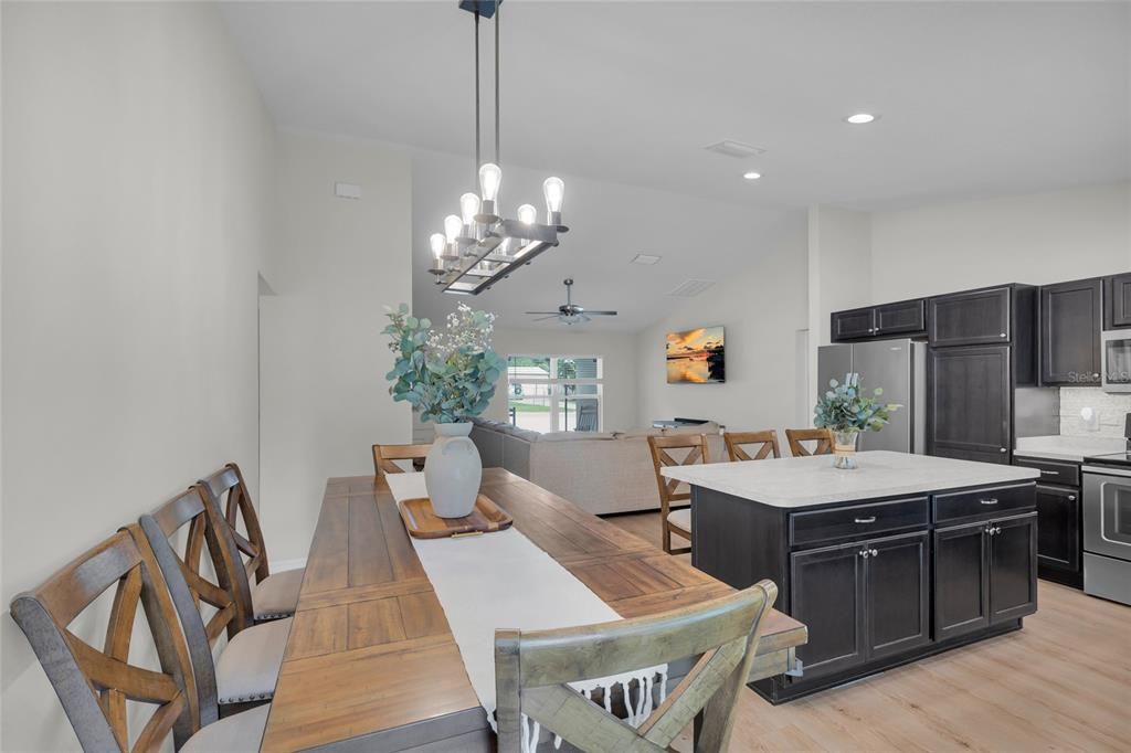 For Sale: $279,900 (3 beds, 2 baths, 1308 Square Feet)