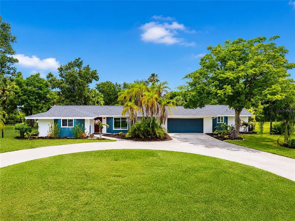 En Venta: $765,000 (4 camas, 3 baños, 2366 Pies cuadrados)