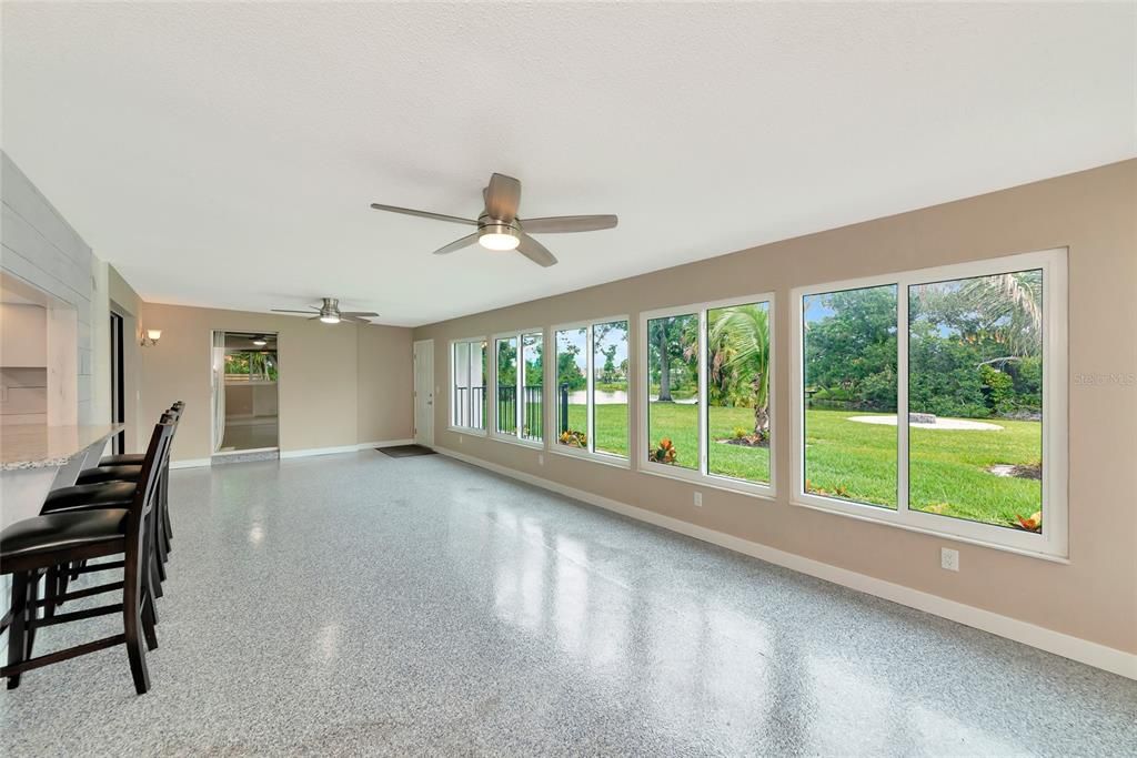 En Venta: $765,000 (4 camas, 3 baños, 2366 Pies cuadrados)