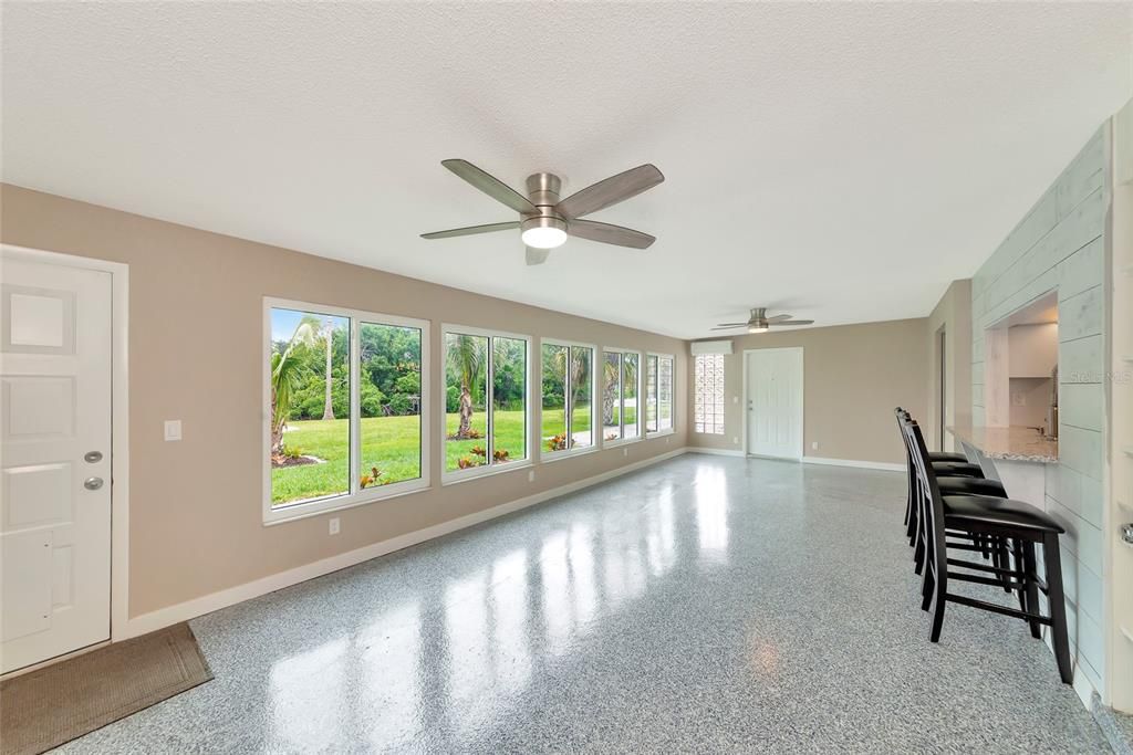 En Venta: $765,000 (4 camas, 3 baños, 2366 Pies cuadrados)