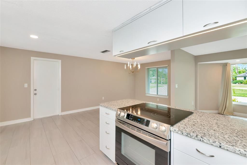 En Venta: $765,000 (4 camas, 3 baños, 2366 Pies cuadrados)