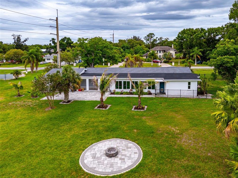 En Venta: $765,000 (4 camas, 3 baños, 2366 Pies cuadrados)
