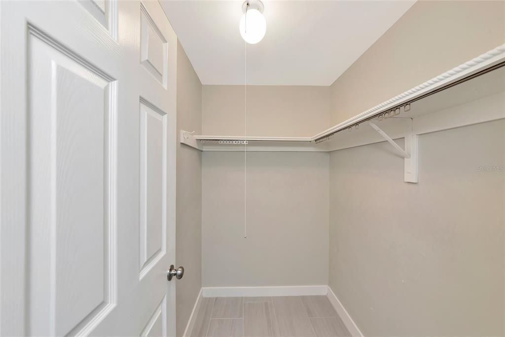 En Venta: $765,000 (4 camas, 3 baños, 2366 Pies cuadrados)