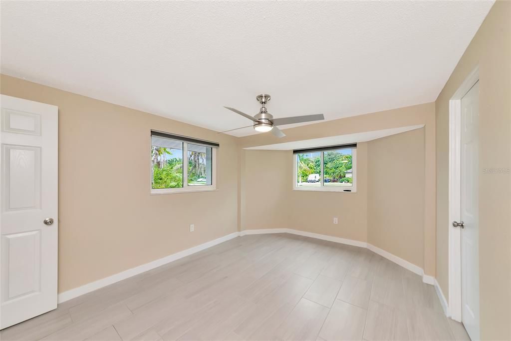 En Venta: $765,000 (4 camas, 3 baños, 2366 Pies cuadrados)