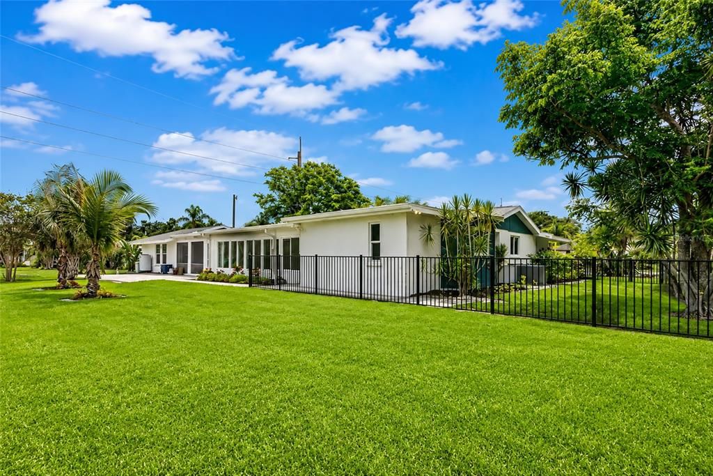 En Venta: $765,000 (4 camas, 3 baños, 2366 Pies cuadrados)