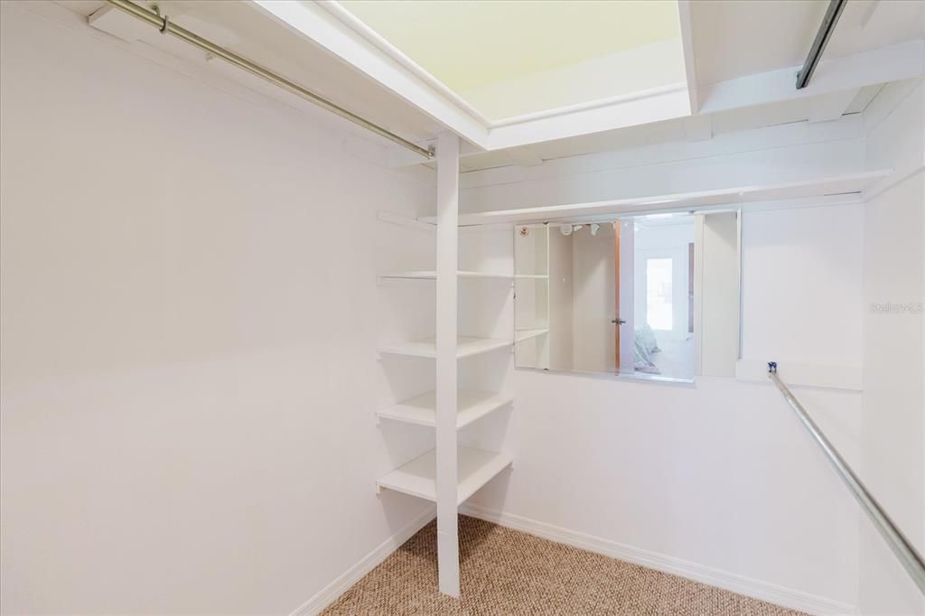For Sale: $353,000 (2 beds, 2 baths, 1301 Square Feet)