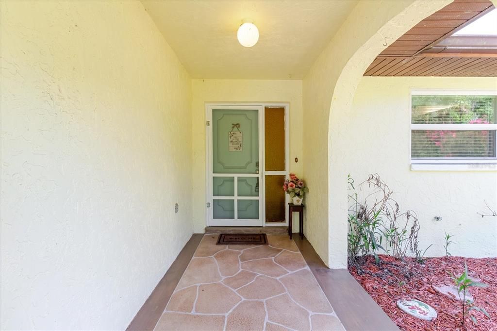 For Sale: $353,000 (2 beds, 2 baths, 1301 Square Feet)