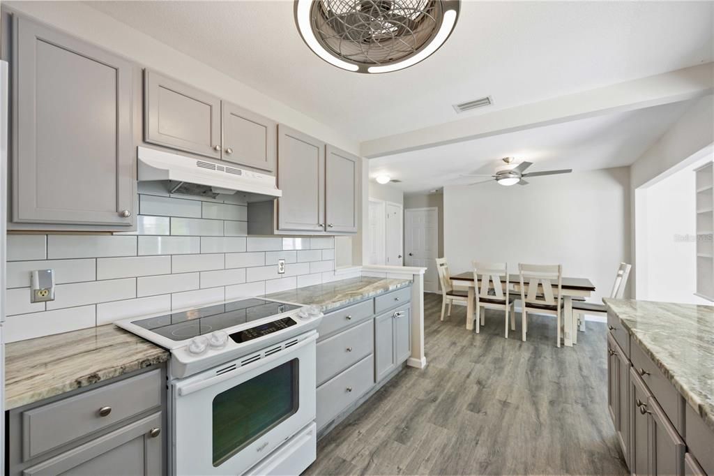 For Sale: $335,000 (3 beds, 2 baths, 1248 Square Feet)