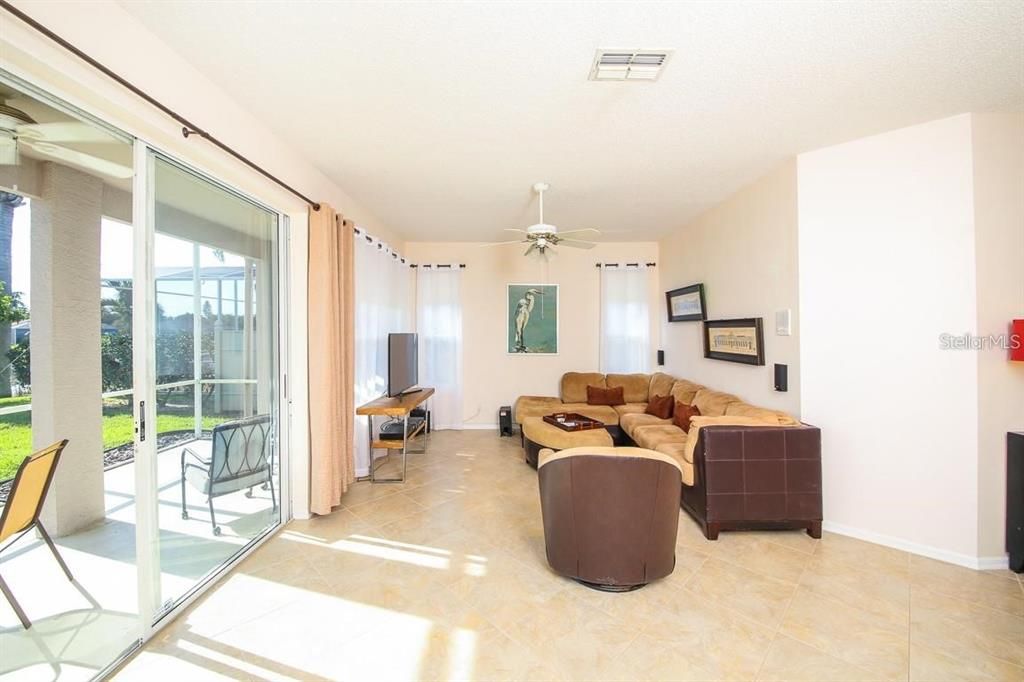 For Rent: $3,000 (3 beds, 2 baths, 1661 Square Feet)