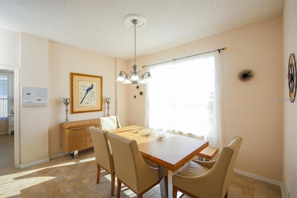 For Rent: $3,000 (3 beds, 2 baths, 1661 Square Feet)