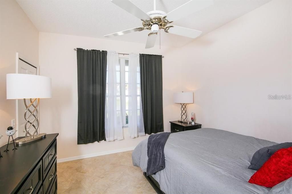 For Rent: $3,000 (3 beds, 2 baths, 1661 Square Feet)