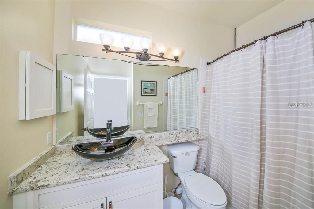 For Rent: $3,000 (3 beds, 2 baths, 1661 Square Feet)