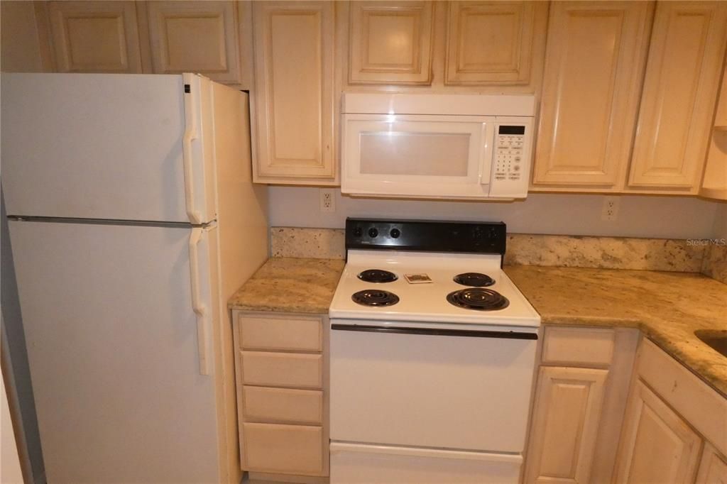 For Rent: $1,395 (1 beds, 1 baths, 650 Square Feet)