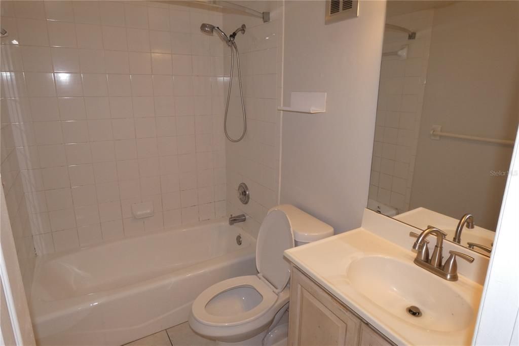 For Rent: $1,395 (1 beds, 1 baths, 650 Square Feet)