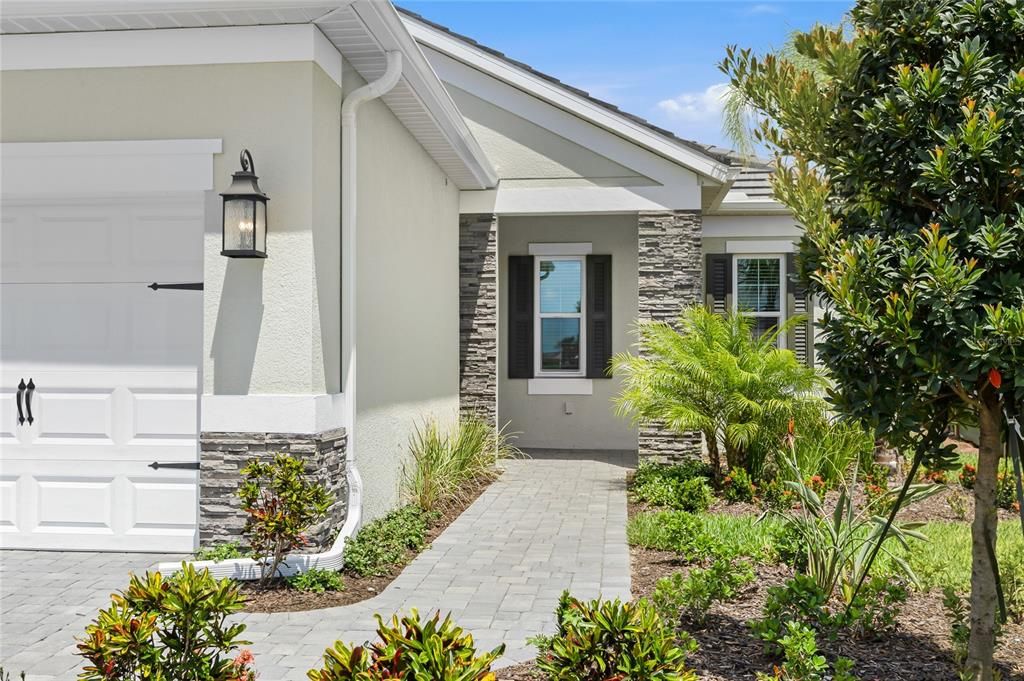 For Sale: $799,000 (3 beds, 2 baths, 2379 Square Feet)
