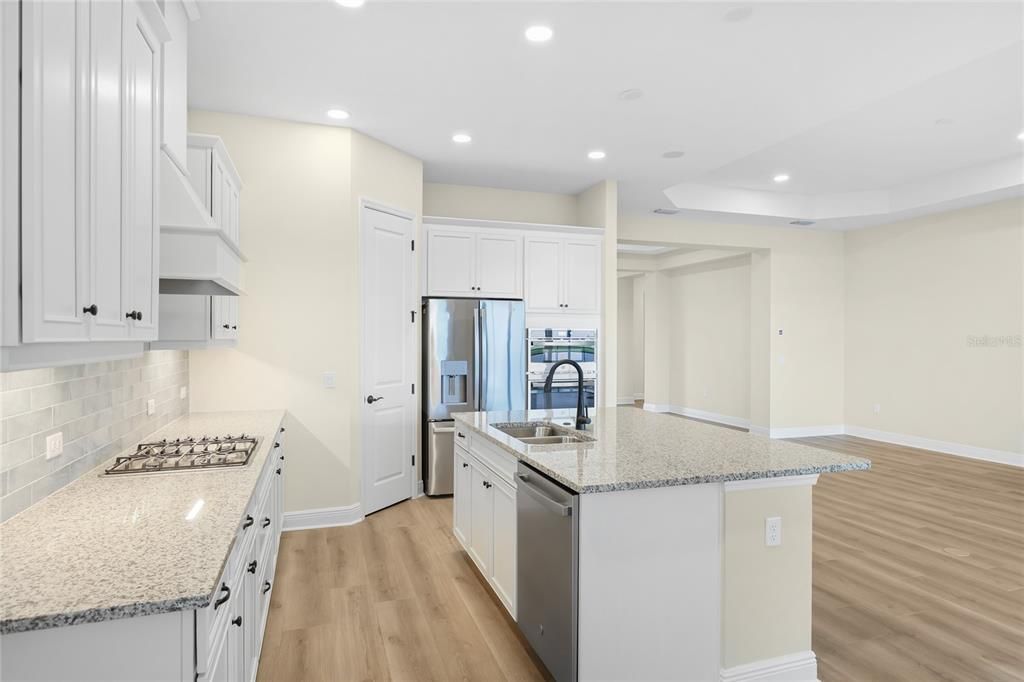 For Sale: $799,000 (3 beds, 2 baths, 2379 Square Feet)