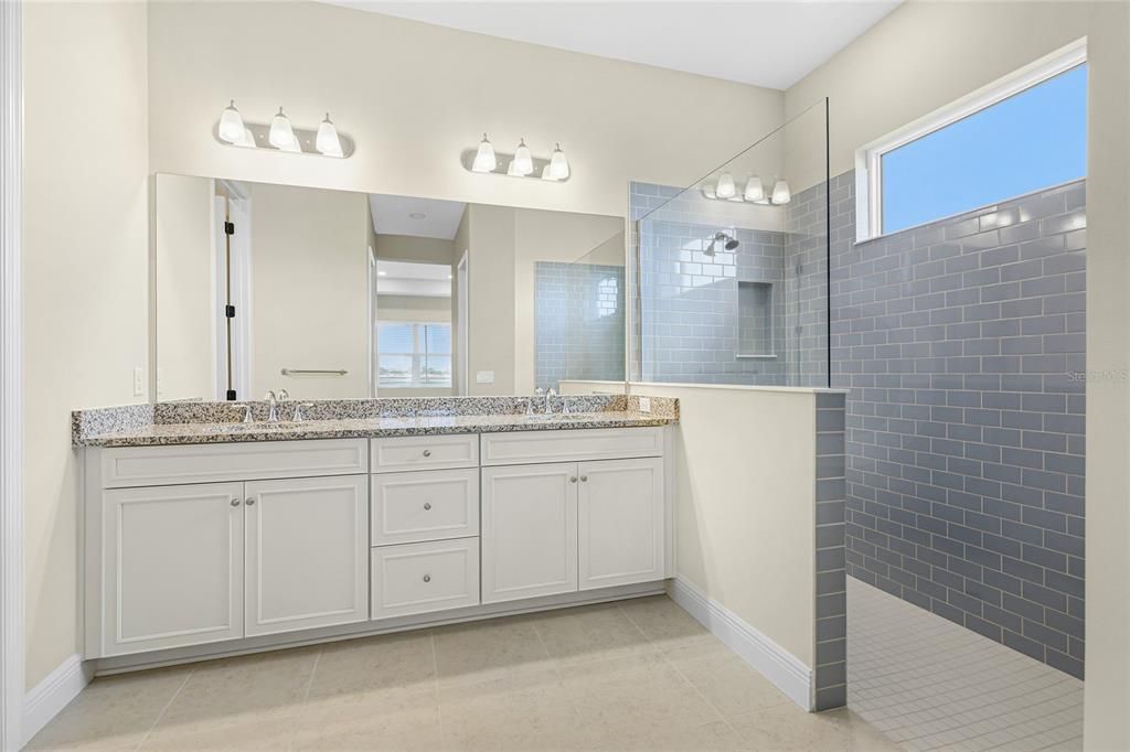 For Sale: $799,000 (3 beds, 2 baths, 2379 Square Feet)