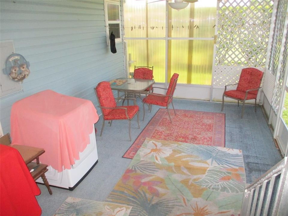 For Sale: $125,000 (2 beds, 1 baths, 804 Square Feet)