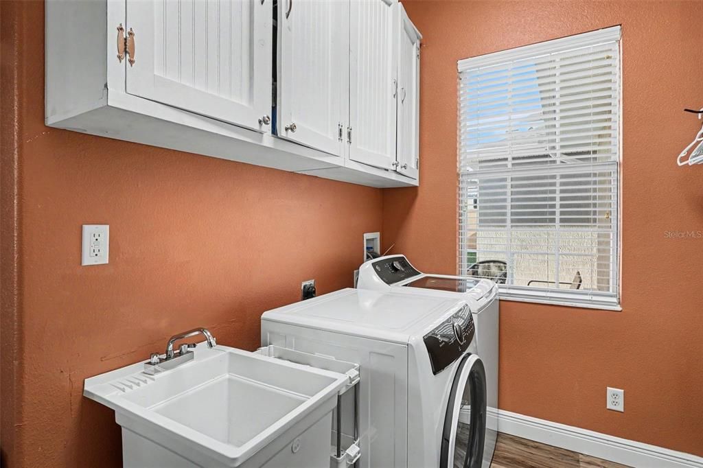 For Sale: $525,000 (3 beds, 2 baths, 2209 Square Feet)