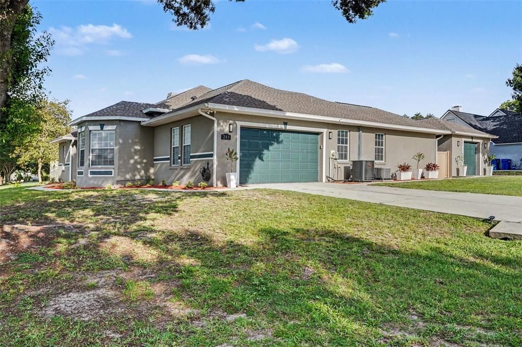 For Sale: $525,000 (3 beds, 2 baths, 2209 Square Feet)