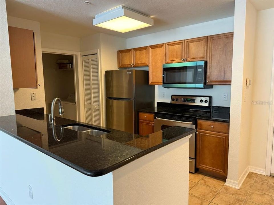For Rent: $3,000 (2 beds, 2 baths, 1184 Square Feet)