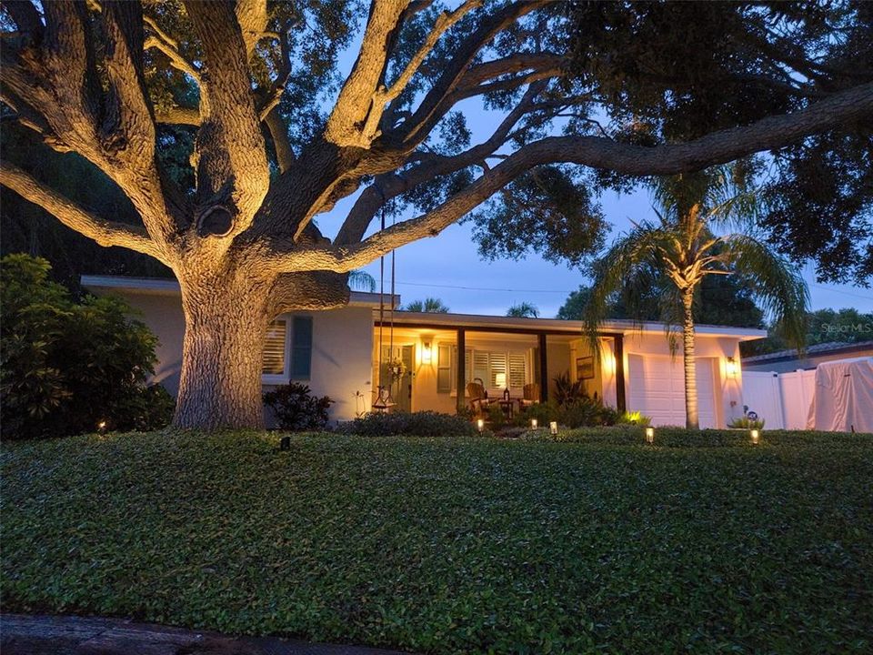 For Rent: $3,800 (2 beds, 1 baths, 1100 Square Feet)