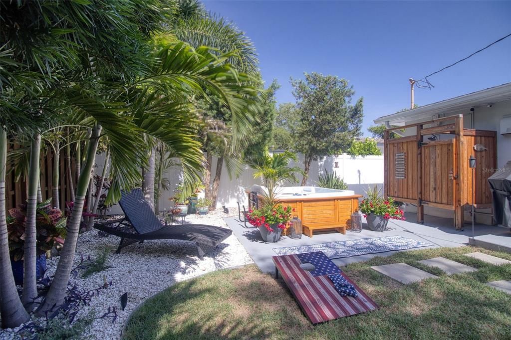 For Rent: $3,800 (2 beds, 1 baths, 1100 Square Feet)