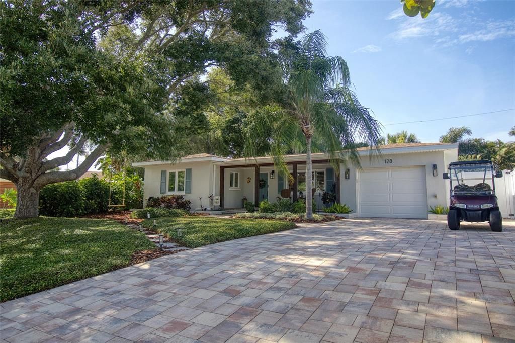 For Rent: $3,800 (2 beds, 1 baths, 1100 Square Feet)