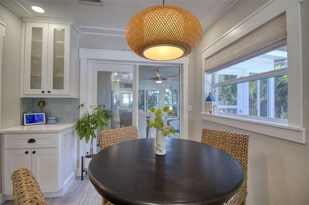 For Rent: $3,800 (2 beds, 1 baths, 1100 Square Feet)