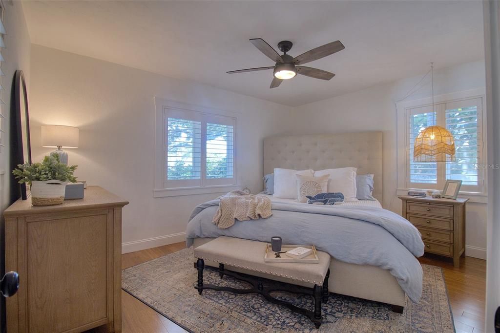 For Rent: $3,800 (2 beds, 1 baths, 1100 Square Feet)