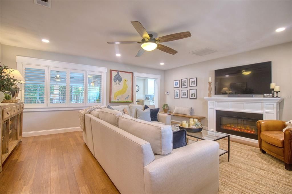 For Rent: $3,800 (2 beds, 1 baths, 1100 Square Feet)