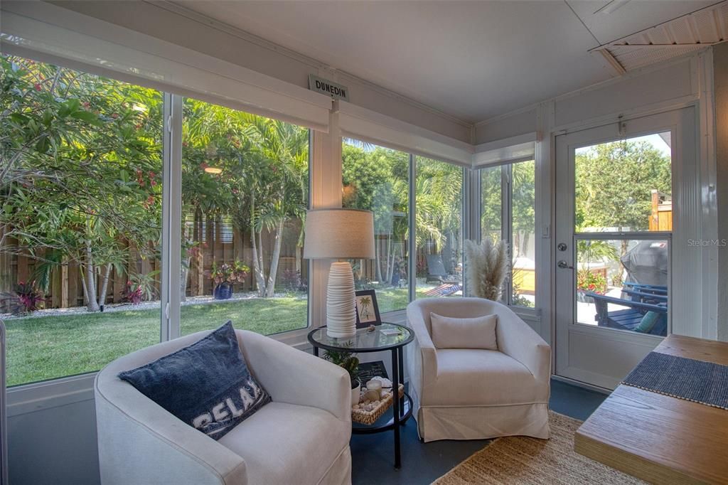 For Rent: $3,800 (2 beds, 1 baths, 1100 Square Feet)