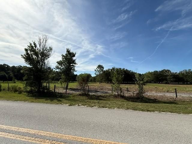 En Venta: $279,900 (4.94 acres)
