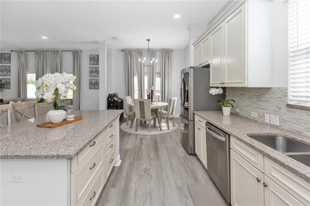 En Venta: $649,900 (4 camas, 2 baños, 2892 Pies cuadrados)