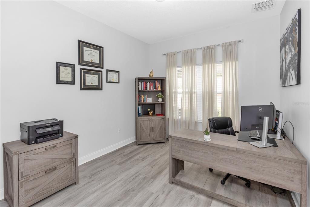 En Venta: $649,900 (4 camas, 2 baños, 2892 Pies cuadrados)