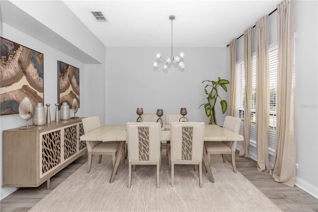 En Venta: $649,900 (4 camas, 2 baños, 2892 Pies cuadrados)