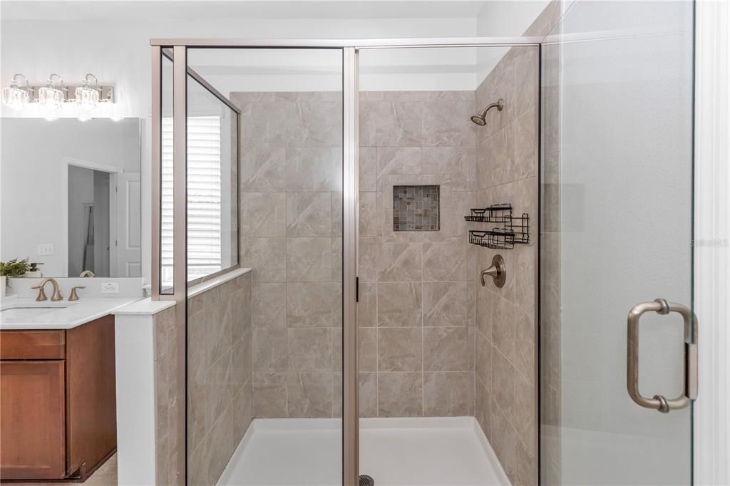 En Venta: $649,900 (4 camas, 2 baños, 2892 Pies cuadrados)