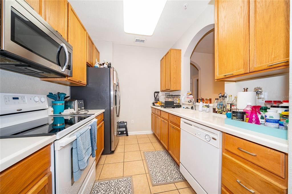 На продажу: $189,900 (2 спален, 2 ванн, 1112 Квадратных фут)